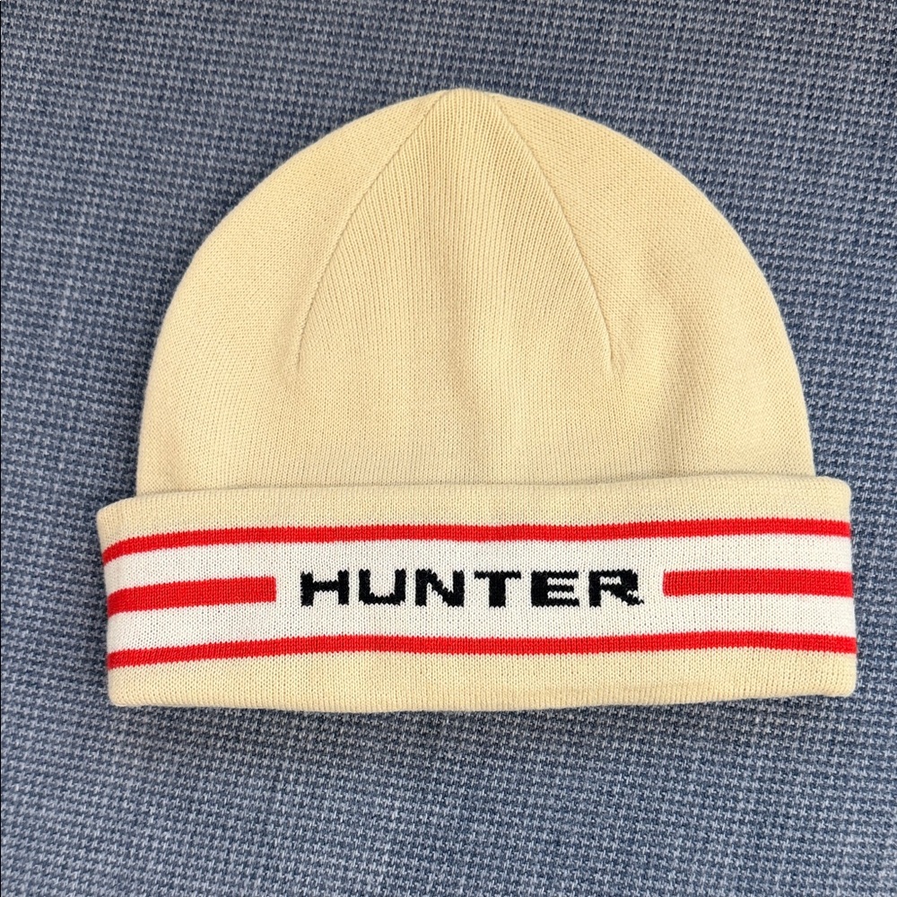 Hunter Beige Hat with Red Accents